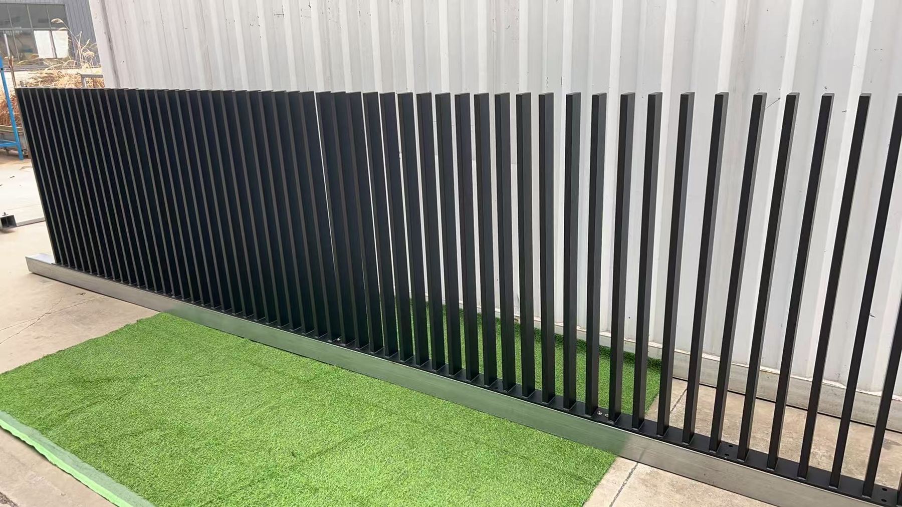 soon slat fence